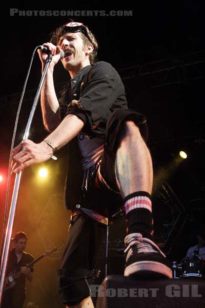 GOGOL BORDELLO - 2006-06-25 - CERGY - Base de Loisirs - Evgeny Aleksandrovitch Nikolaev Simonov